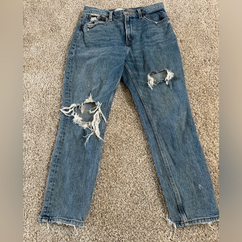 Women’s Abercrombie & Fitch High Rise Mom Jean | 27 Regular | Medium Wash - Picture 2 of 7